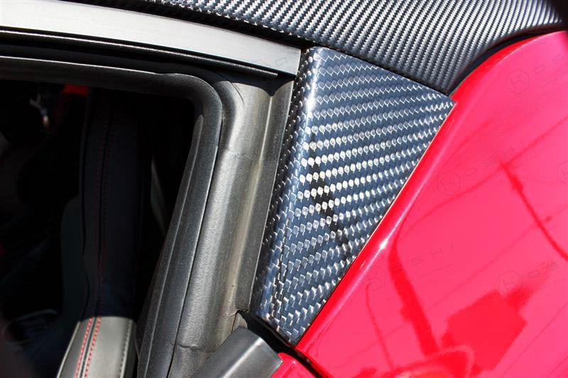 Alfa-Romeo-4C-Triangle-Door-Panels-1