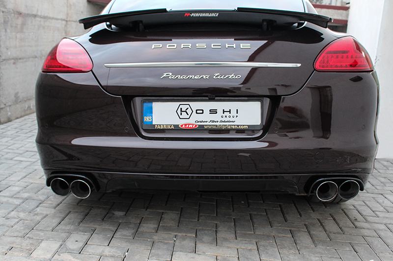 Carbon-fiber-Porsche-Panamera-exhaust-frame-trim_5